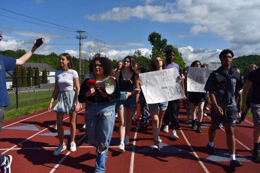WEB EXCLUSIVE: Brewster Students Organize Walkout in Wake of Robb Elementary Shooting (Photo Gallery)